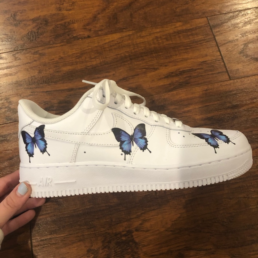 *NEVER WORN* selling bc i purchased the wrong size - Picture 2 of 5